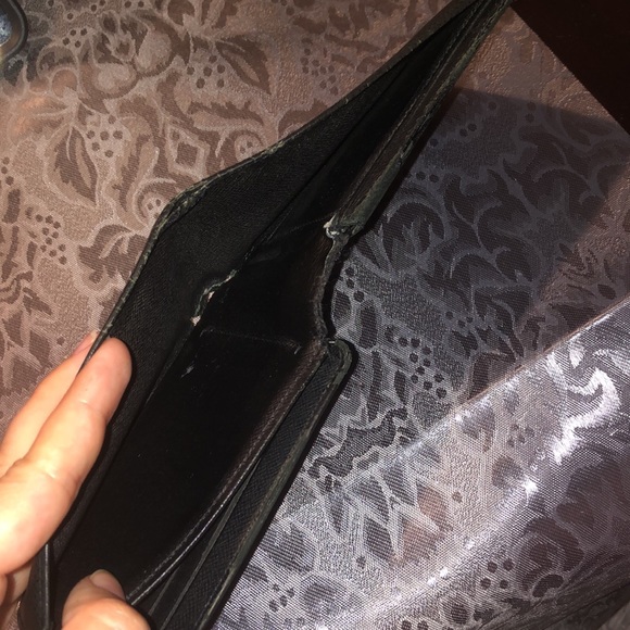 Black Louis Vuitton Wallet - Picture 6 of 11